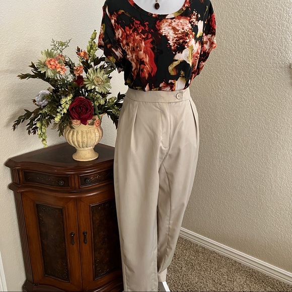 Vero Moda Lightweight Cropped Chino Pants - Picture 5 of 14